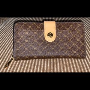 Brand New Rioni Button Zip Wallet